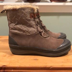 Clarks Women's Muckers Mist Snow Boot